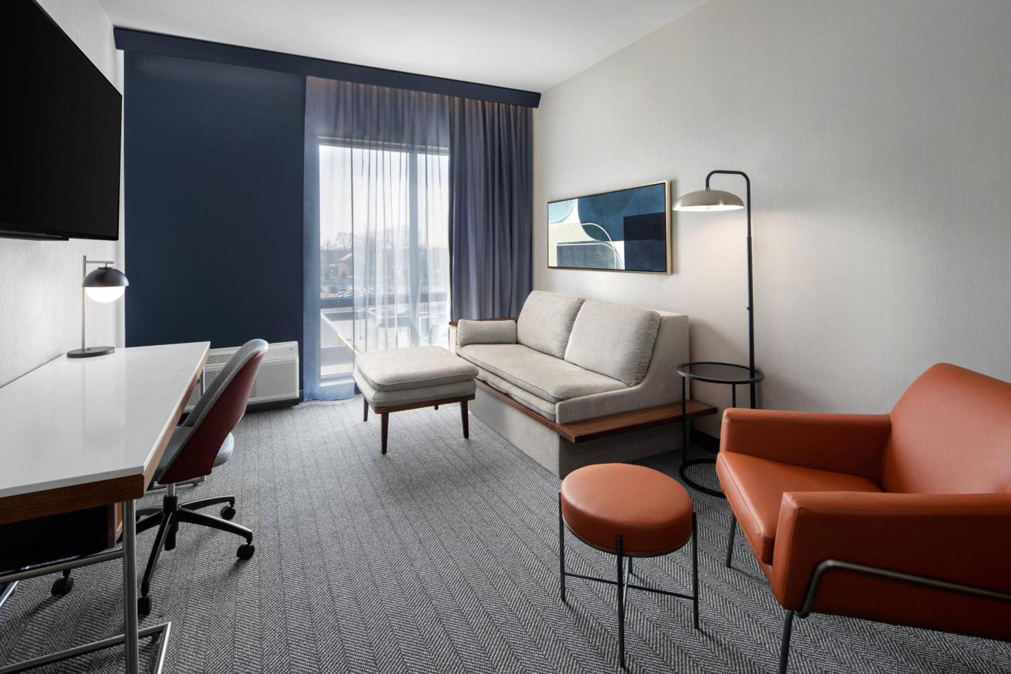 Hotel Courtyard By Marriott Lansing Downtown Exterior foto