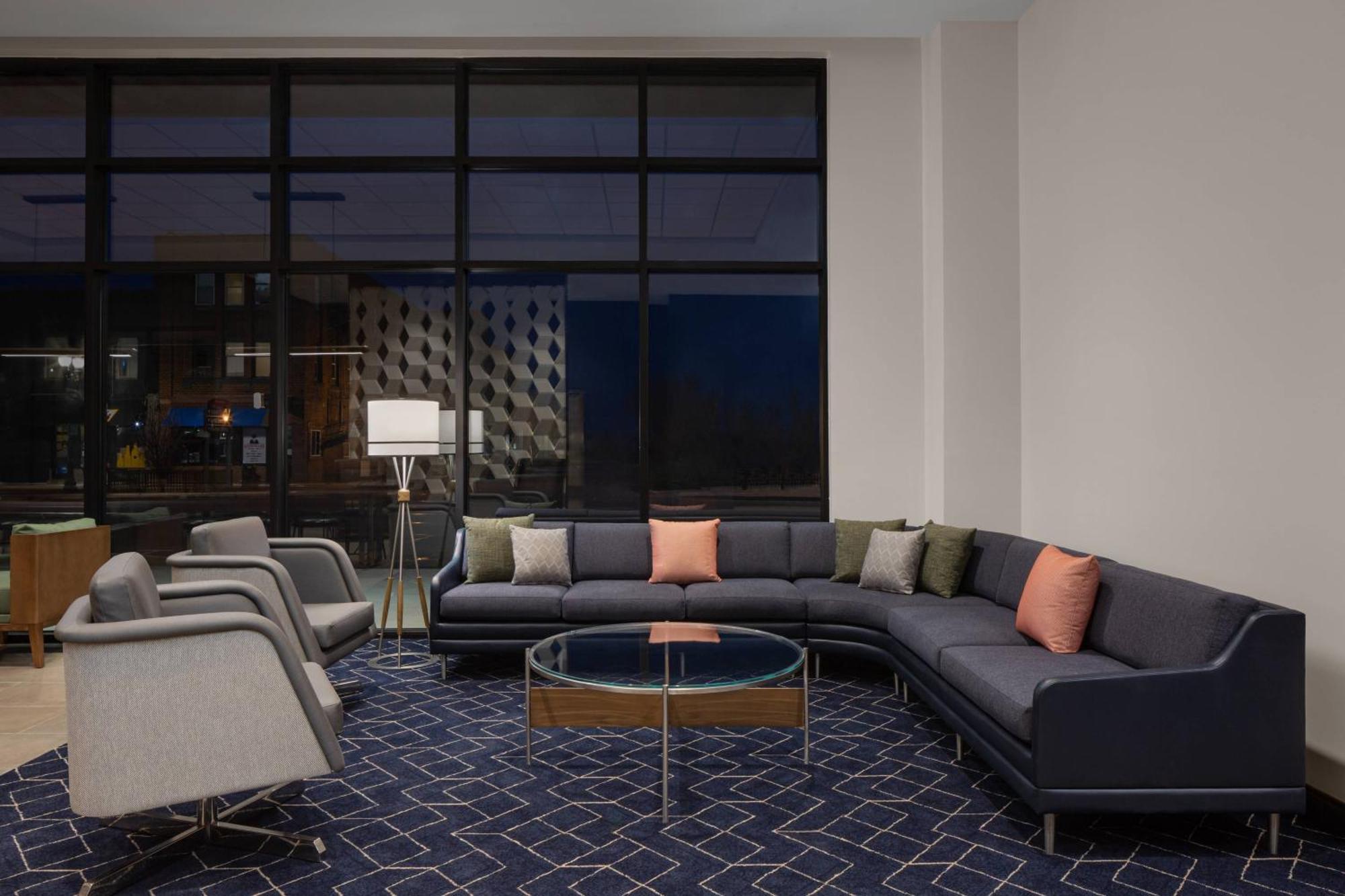 Hotel Courtyard By Marriott Lansing Downtown Exterior foto