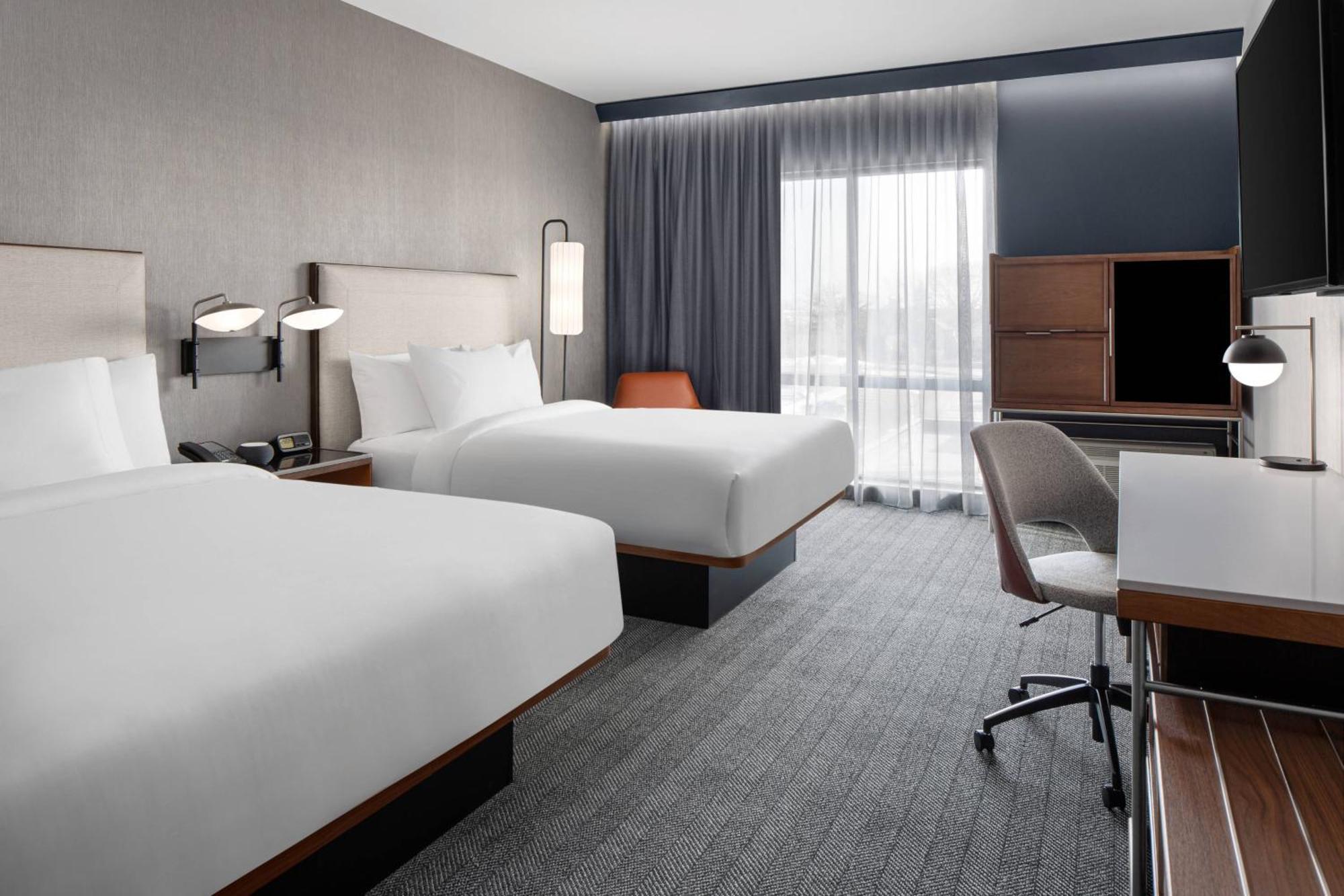 Hotel Courtyard By Marriott Lansing Downtown Exterior foto